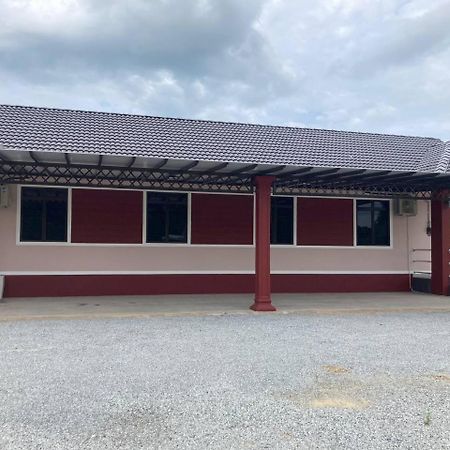 Zana Homestay ปาเซร์ปูเตะห์ ภายนอก รูปภาพ